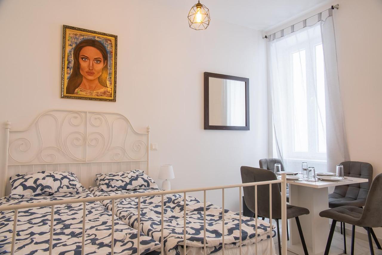 Family&Friends Apartments Schoenbrunn เวียนนา ภายนอก รูปภาพ