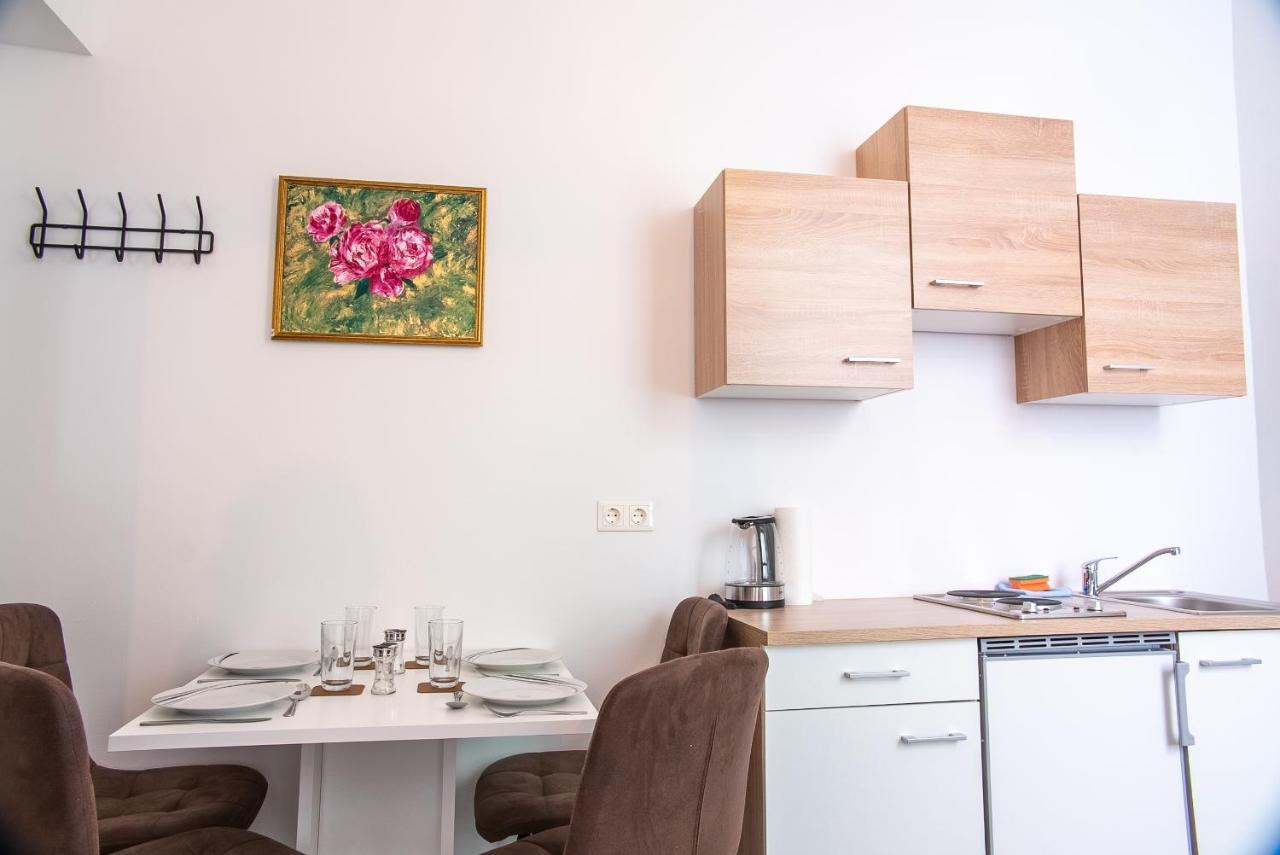 Family&Friends Apartments Schoenbrunn เวียนนา ภายนอก รูปภาพ
