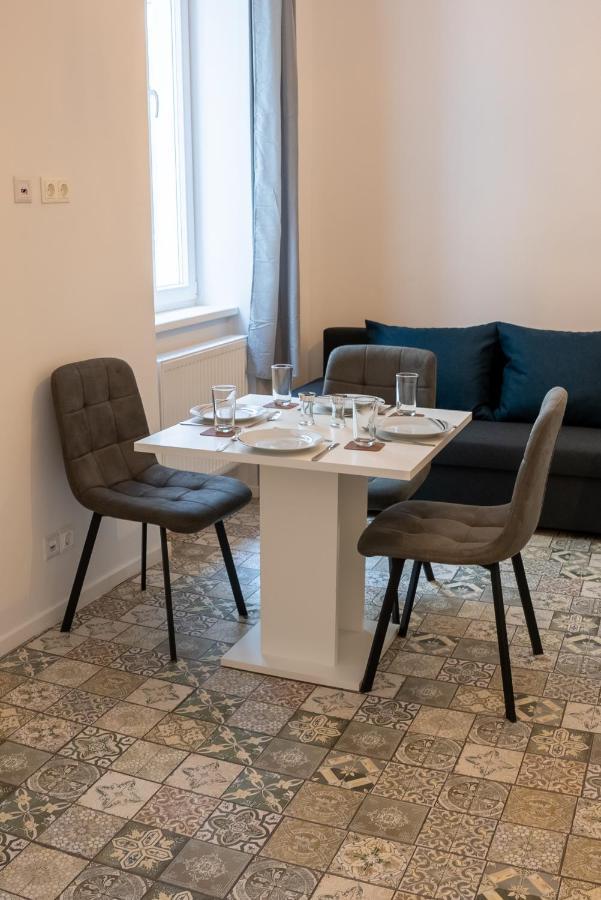 Family&Friends Apartments Schoenbrunn เวียนนา ภายนอก รูปภาพ