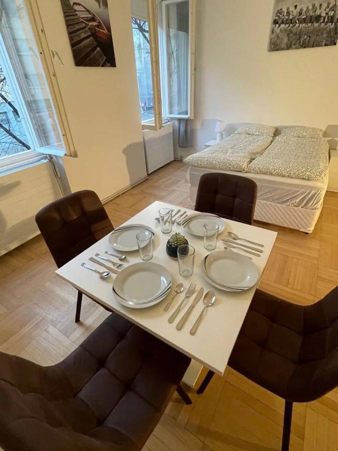 Family&Friends Apartments Schoenbrunn เวียนนา ภายนอก รูปภาพ